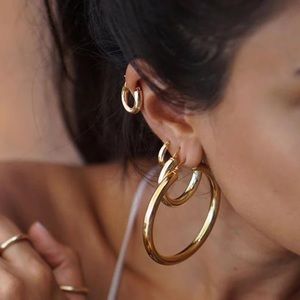 Anthropology Minimalist Classy Thick Hallo Pipe Big Gold Hoops Pin Earrings